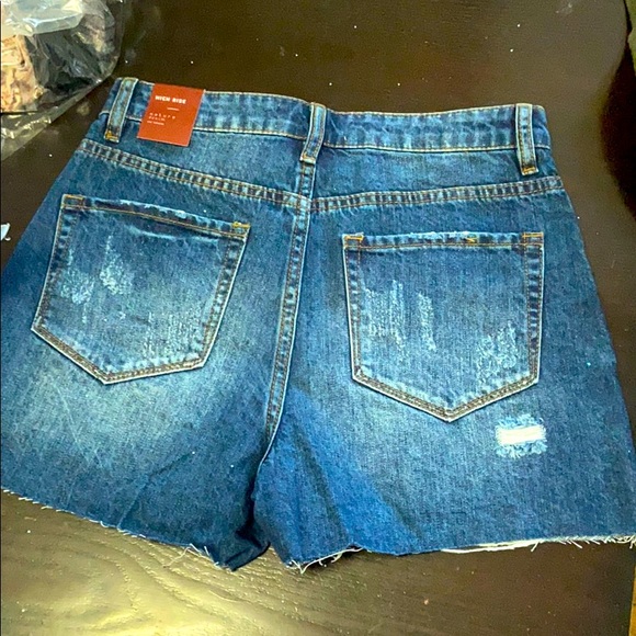 Denim shorts - Picture 2 of 3